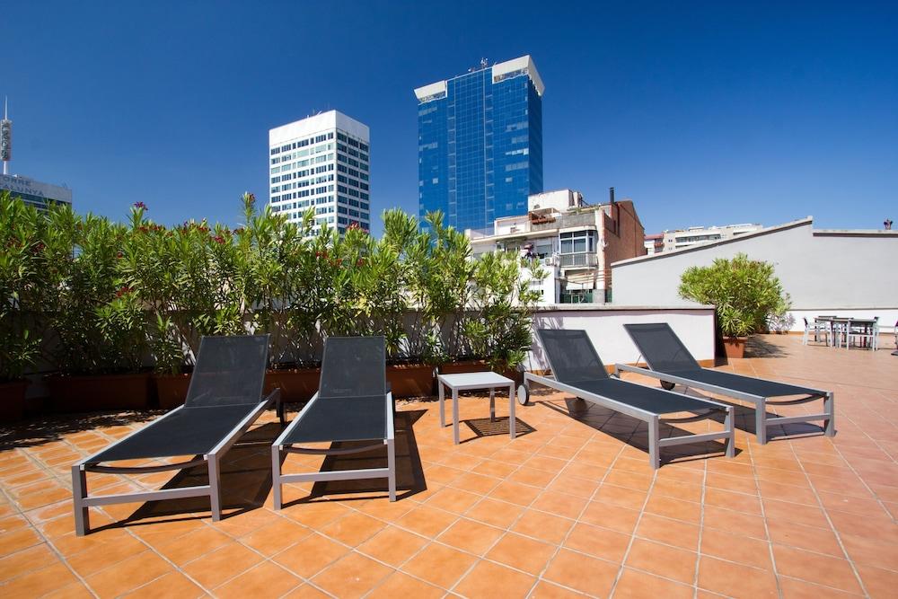 Limehome Barcelona Rector Triado Exterior photo